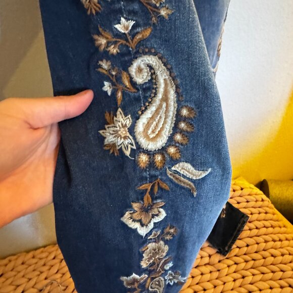 Driftwood embroidered jeans - Picture 2 of 3